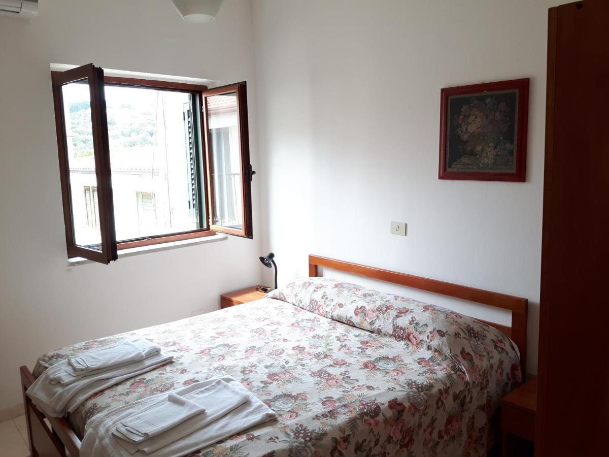 Hotel Parigino Palinuro Esterno foto