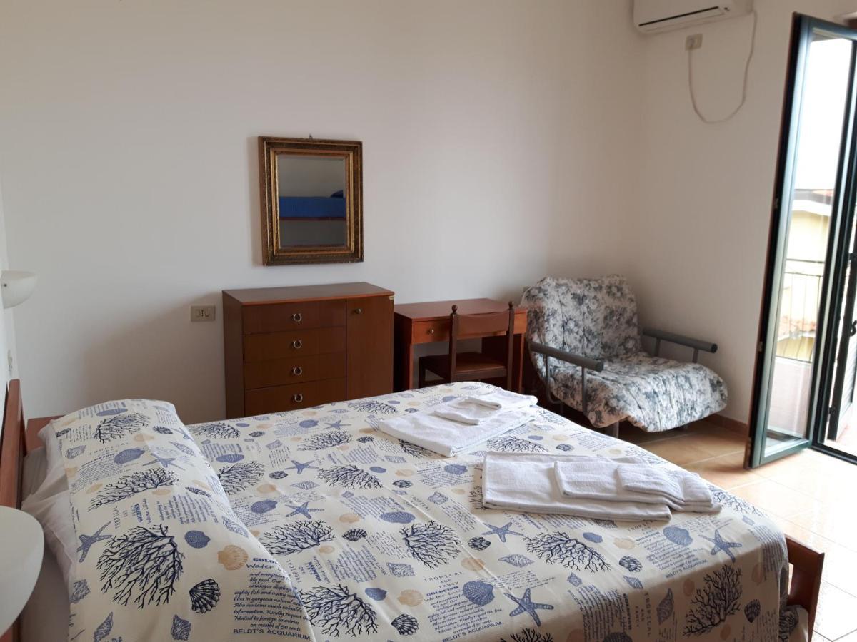 Hotel Parigino Palinuro Esterno foto