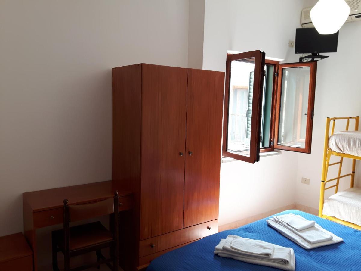 Hotel Parigino Palinuro Esterno foto