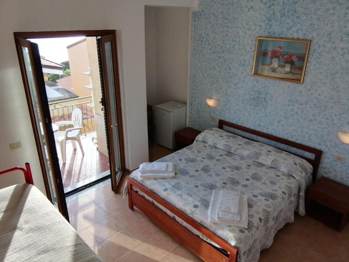 Hotel Parigino Palinuro Esterno foto