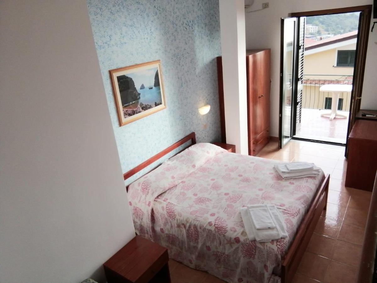 Hotel Parigino Palinuro Esterno foto